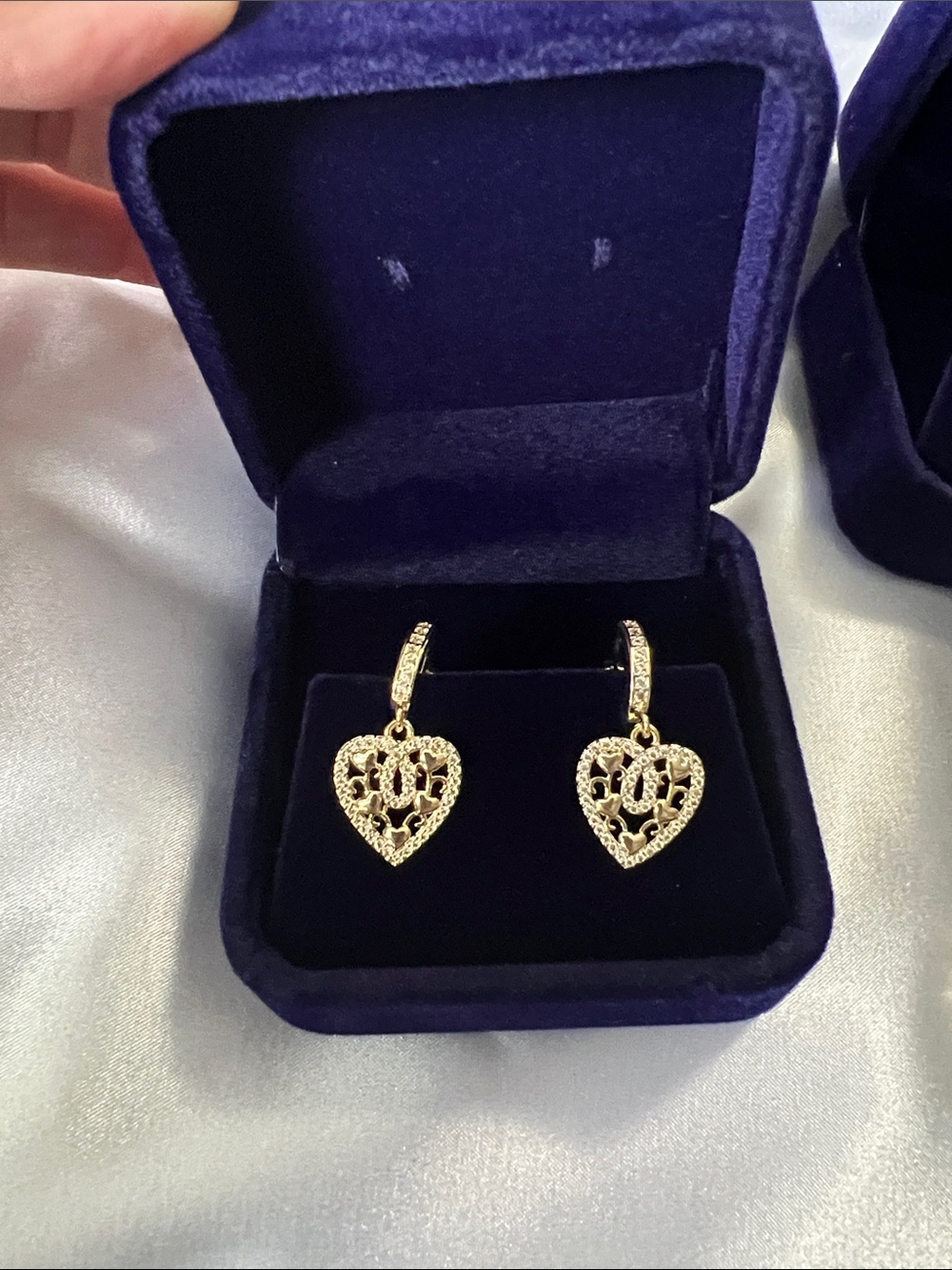 Gold Heart Filigree Drop Earrings, brand new